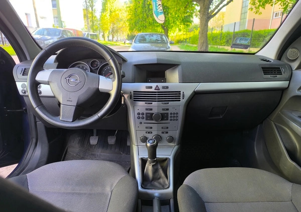 Opel Astra cena 11000 przebieg: 215800, rok produkcji 2009 z Łódź małe 29